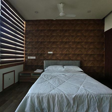 Marina Lounge Hotel Kochi Kültér fotó